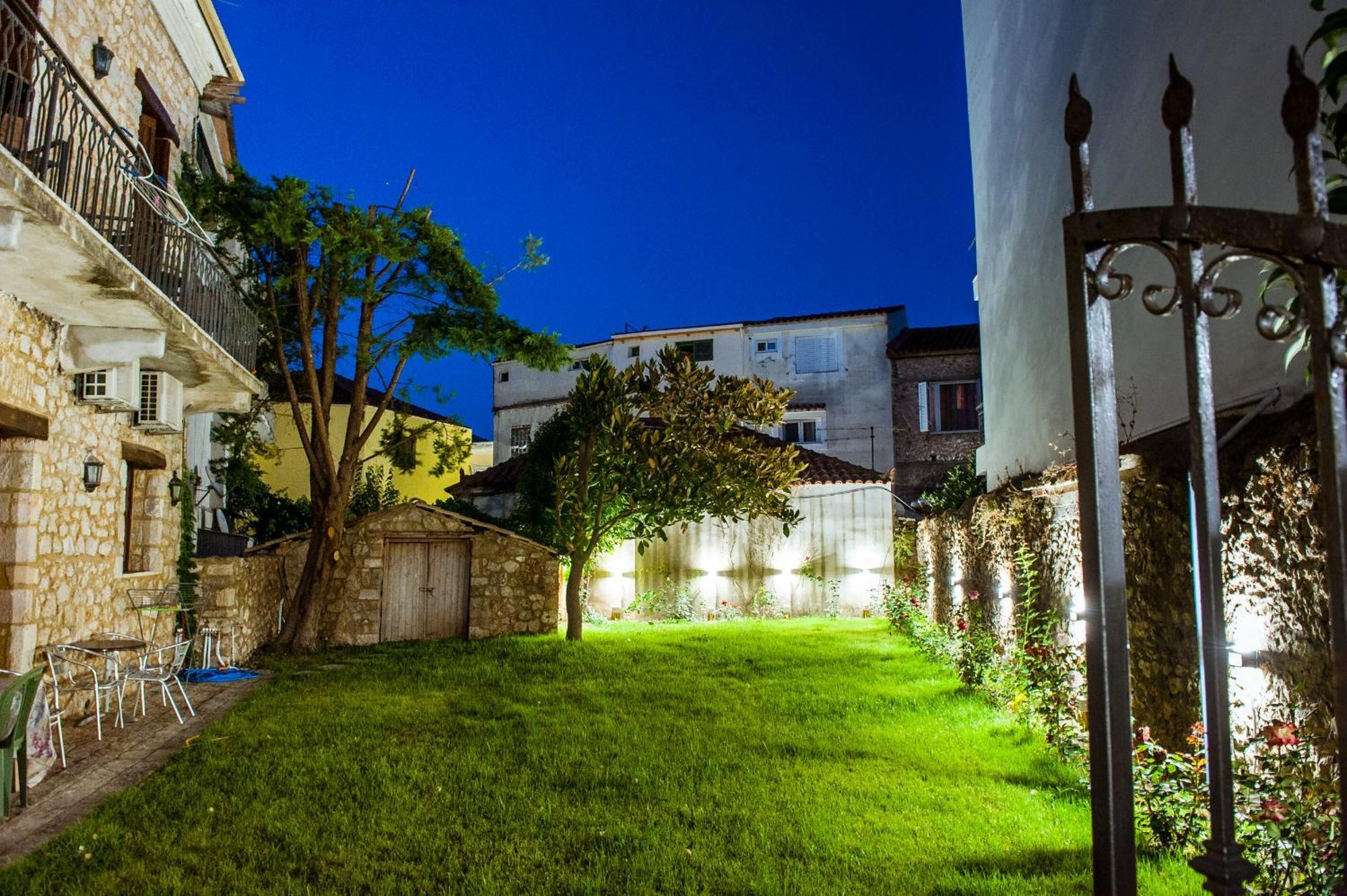 Seafront Stone Suites Vónitsa Exterior foto