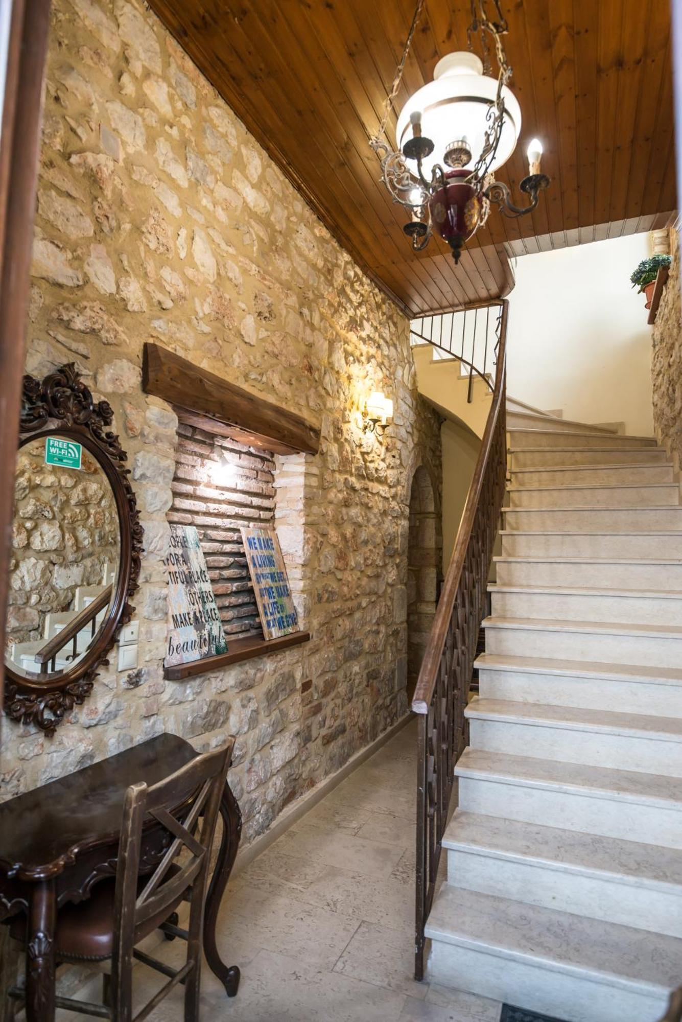 Seafront Stone Suites Vónitsa Exterior foto