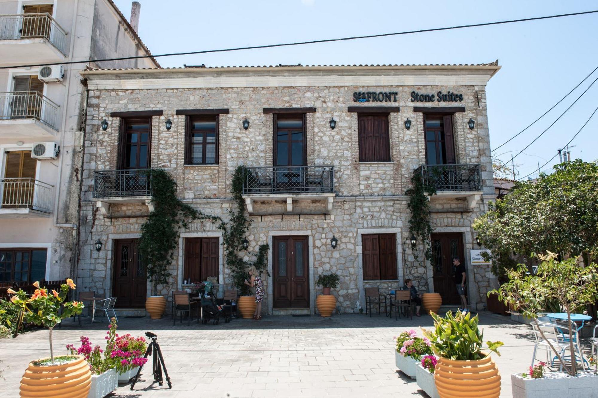 Seafront Stone Suites Vónitsa Exterior foto
