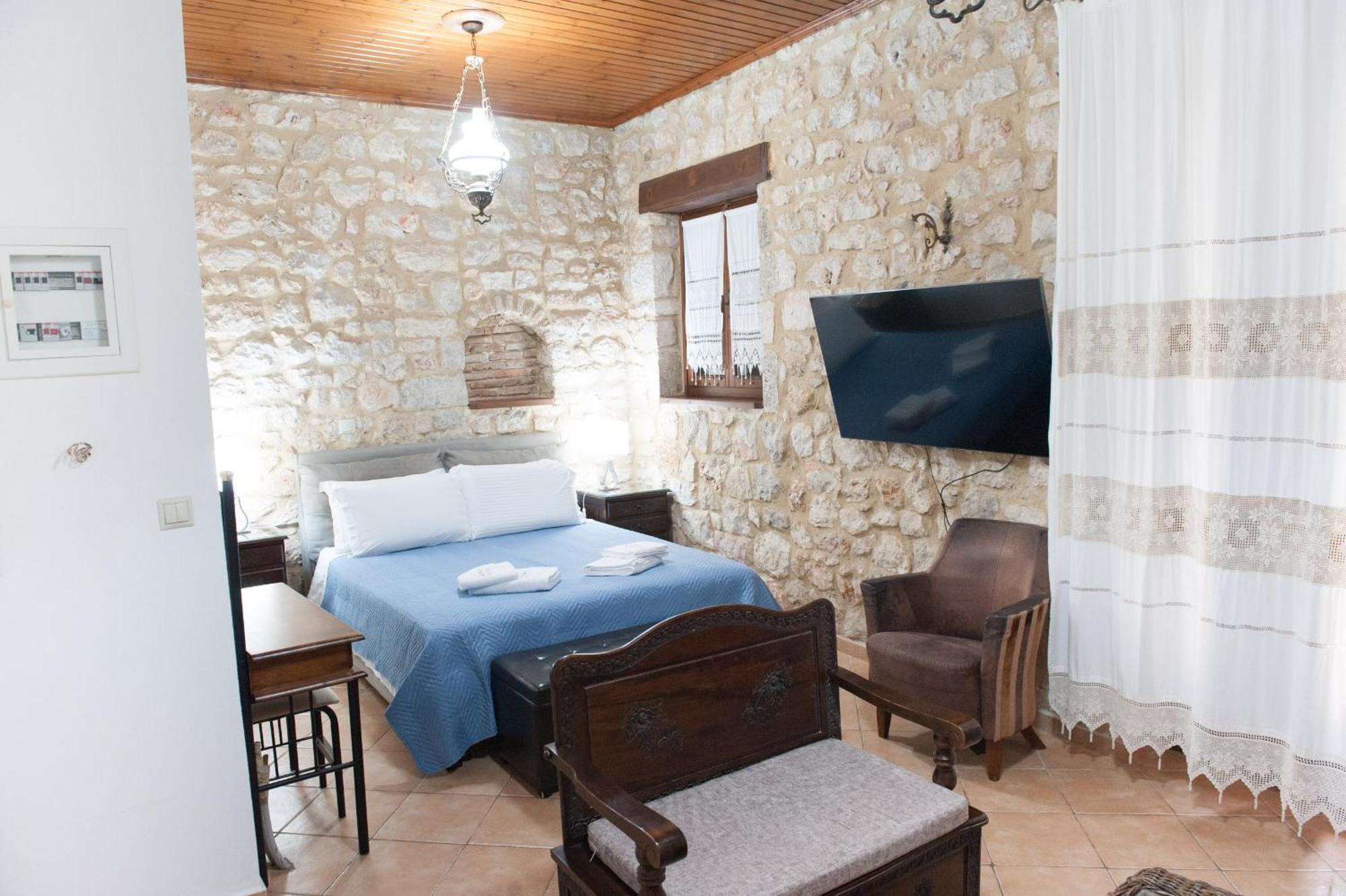 Seafront Stone Suites Vónitsa Exterior foto